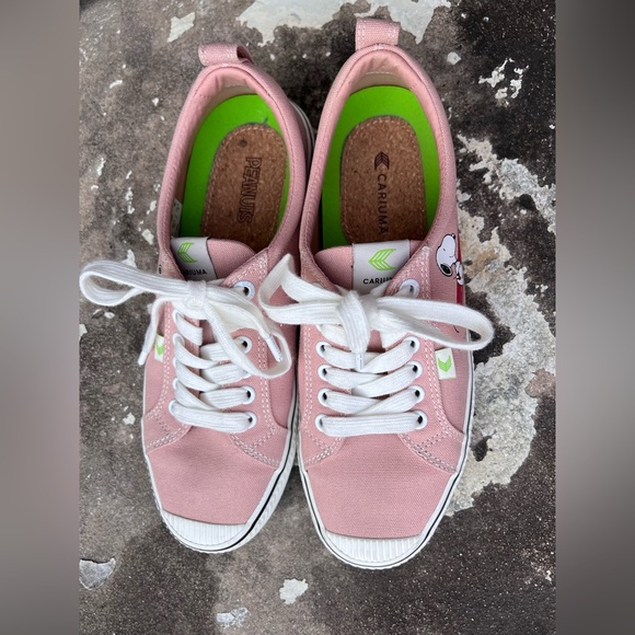 Cariuma OCA Sneakers Peanuts Snoopy Skateboard Pink Canvas Shoes Womens 9.5 - Picture 3 of 12